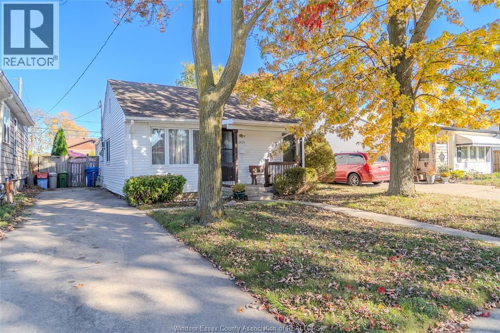 2428 Highland Ave, Windsor, ON N8X 3S7