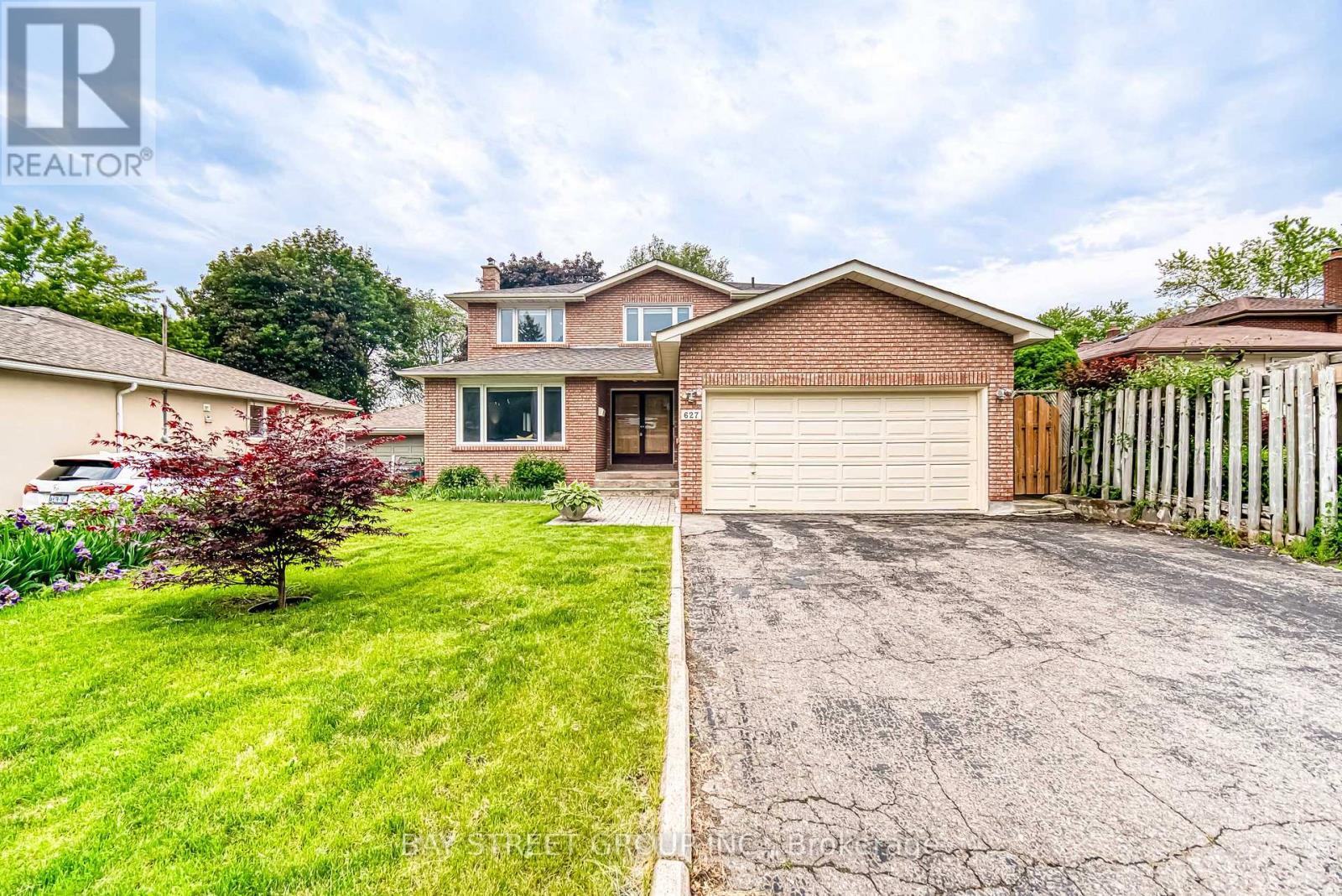 627 Conacher Dr, Toronto Newtonbrook East, ON M2M 3N2