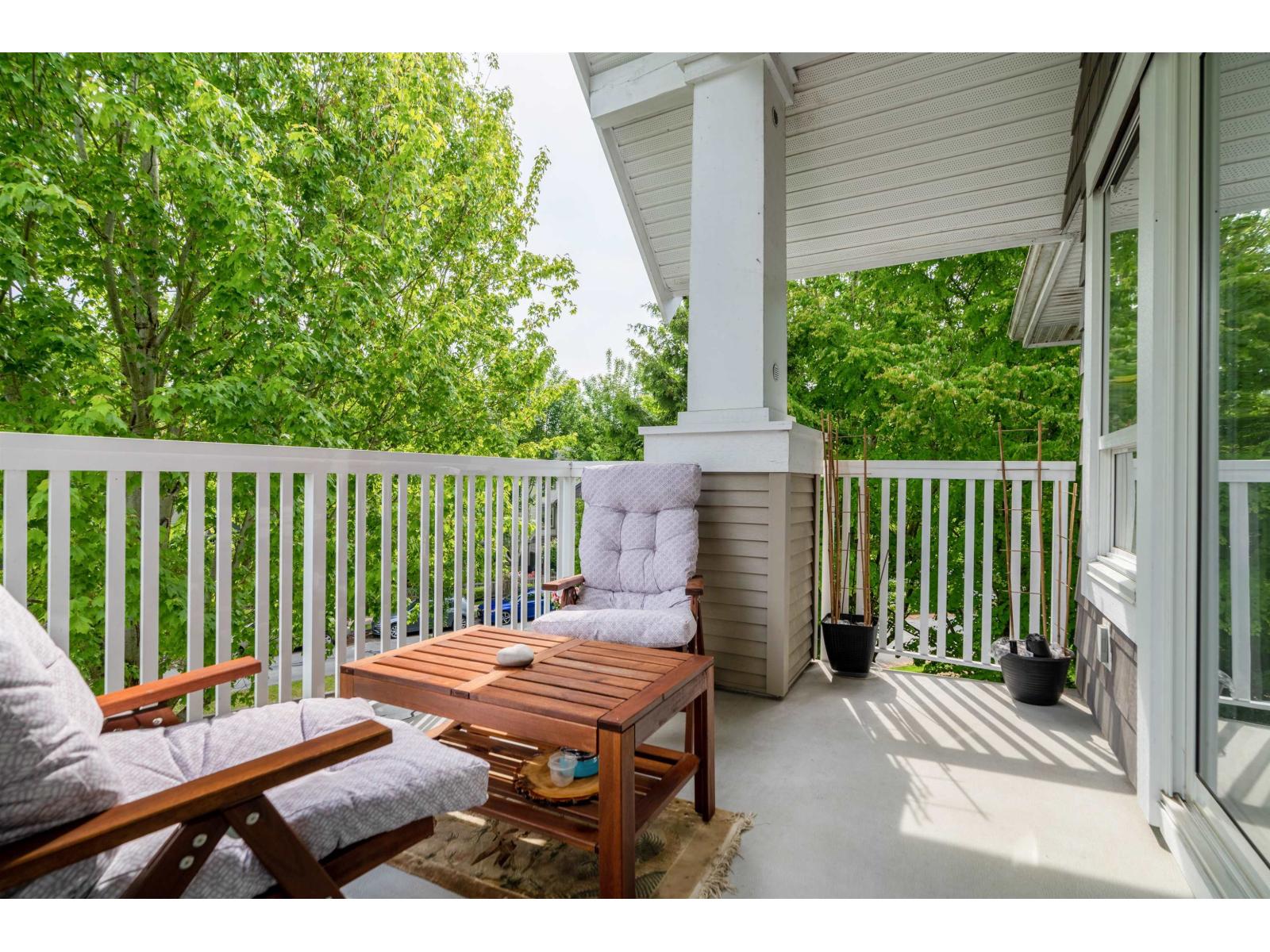 20750 Duncan Way Unit 305, Langley, BC V3A 9J6