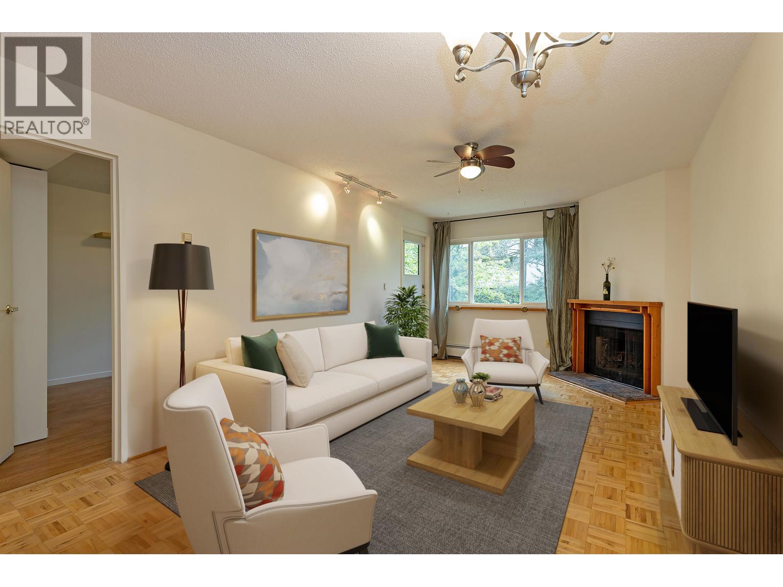1209 Howie Avenue Unit 213, Coquitlam, BC V3J 1T9