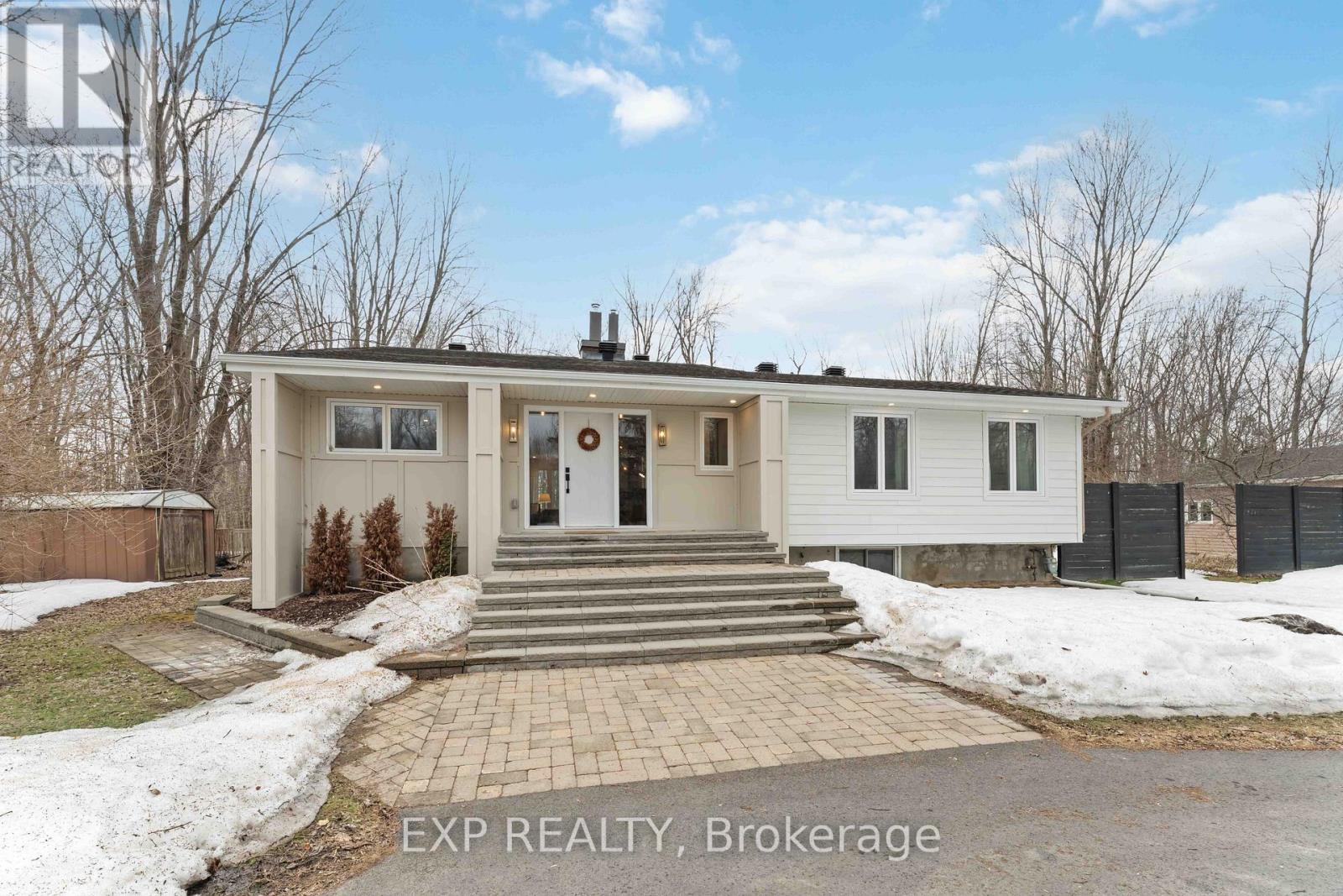4688 Fallowfield Rd, Ottawa, ON K2J 4S4