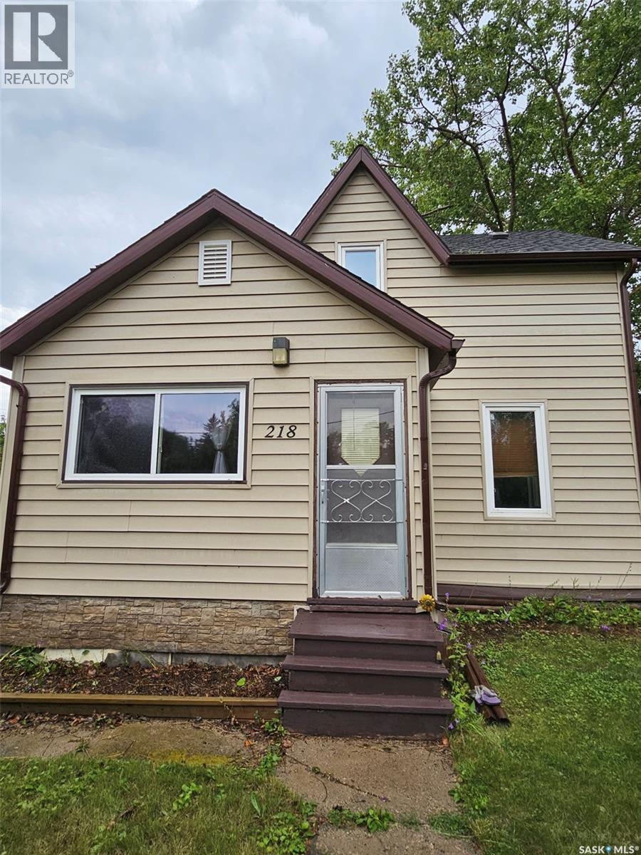 218 7 Street West, Carlyle, SK S0C 0R0