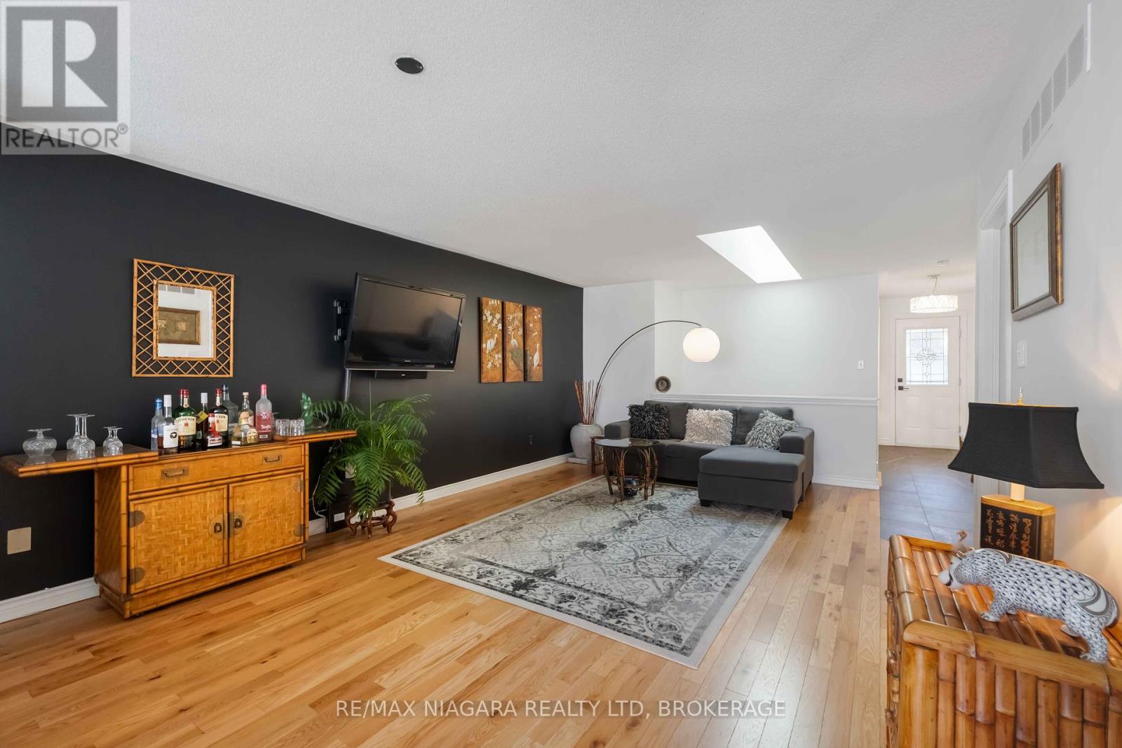 14 165 Main St E, Grimsby, ON L3M 1P2