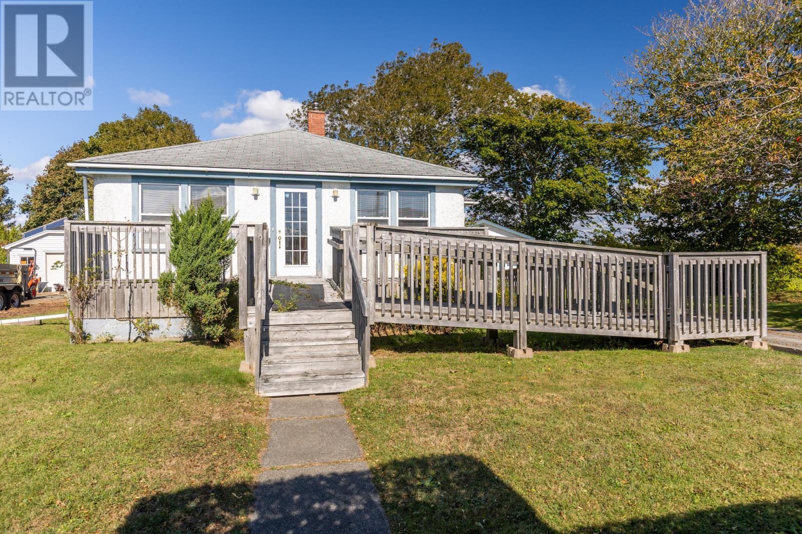 120 Parade St, Yarmouth, NS B5A 3B7