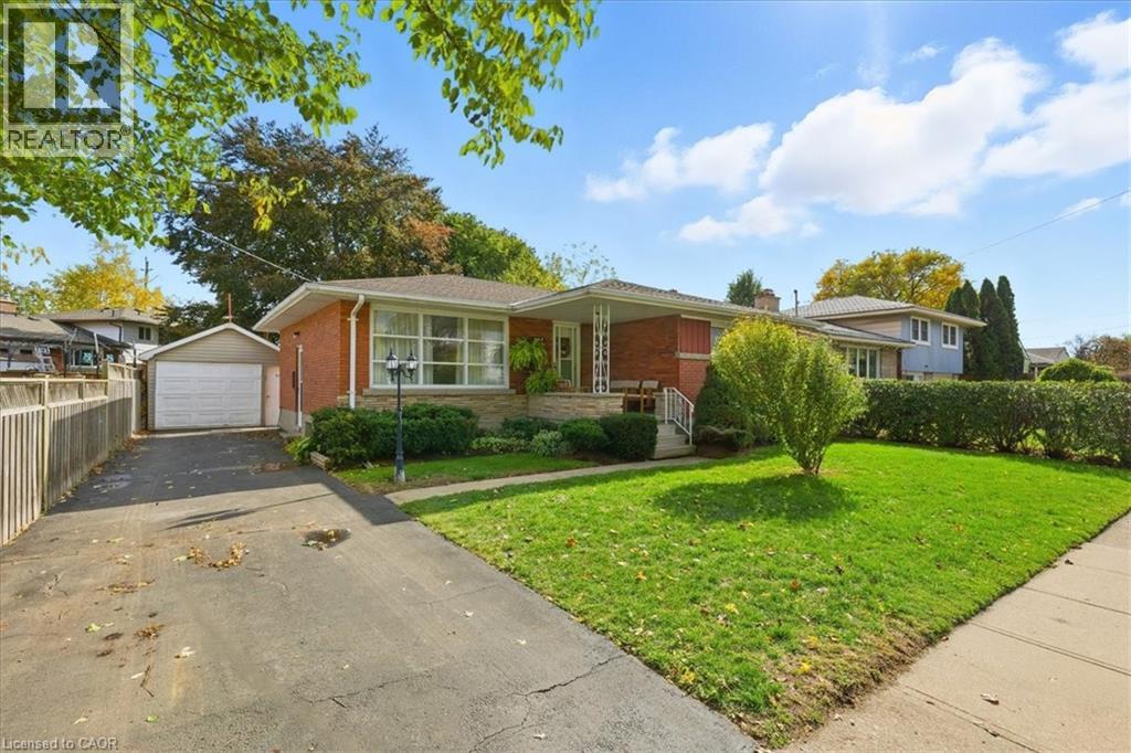 943 Winterhalt Ave, Cambridge, ON N3H 4J7