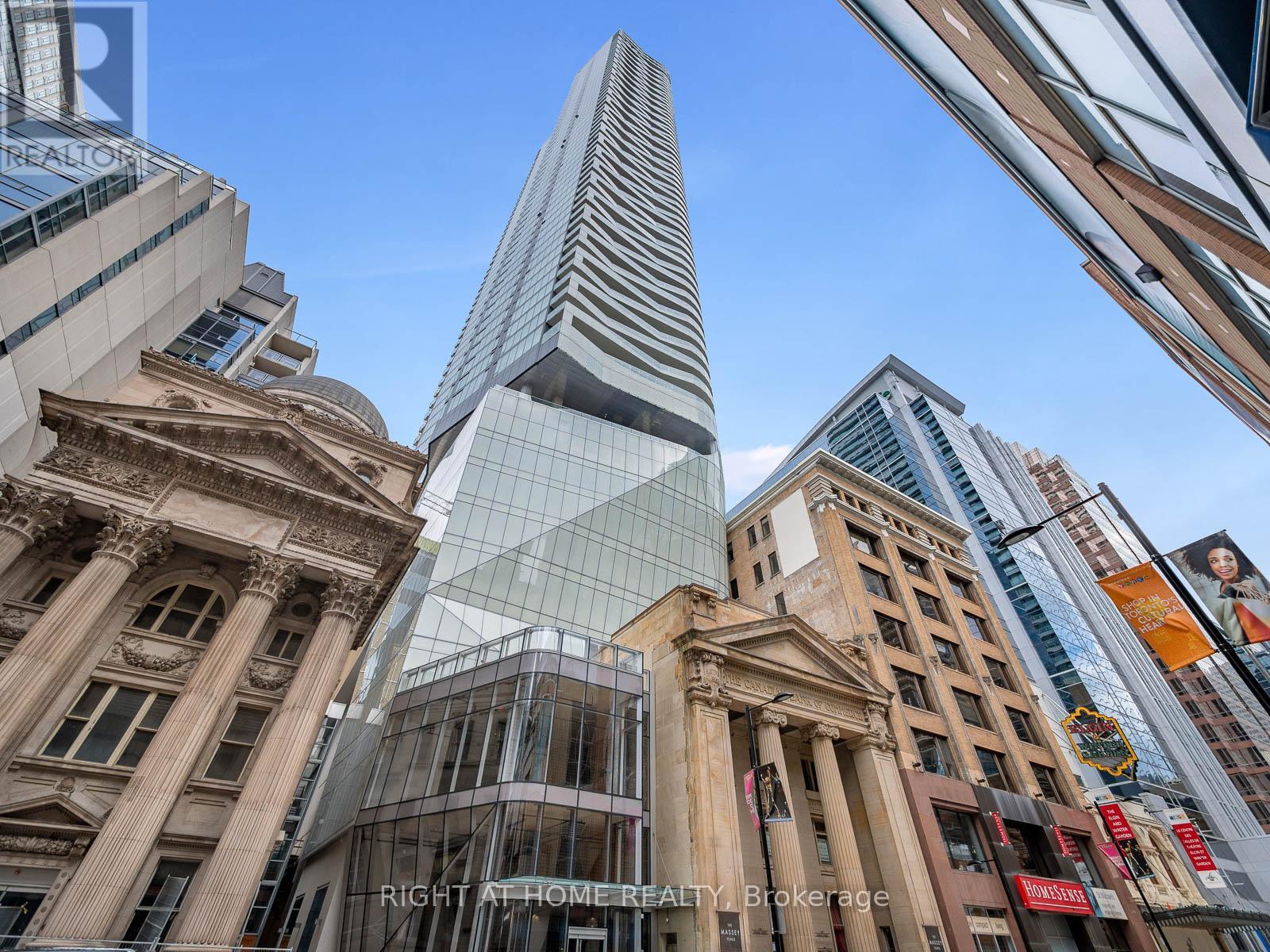 5607 197 Yonge St, Toronto, ON M5B 0C1