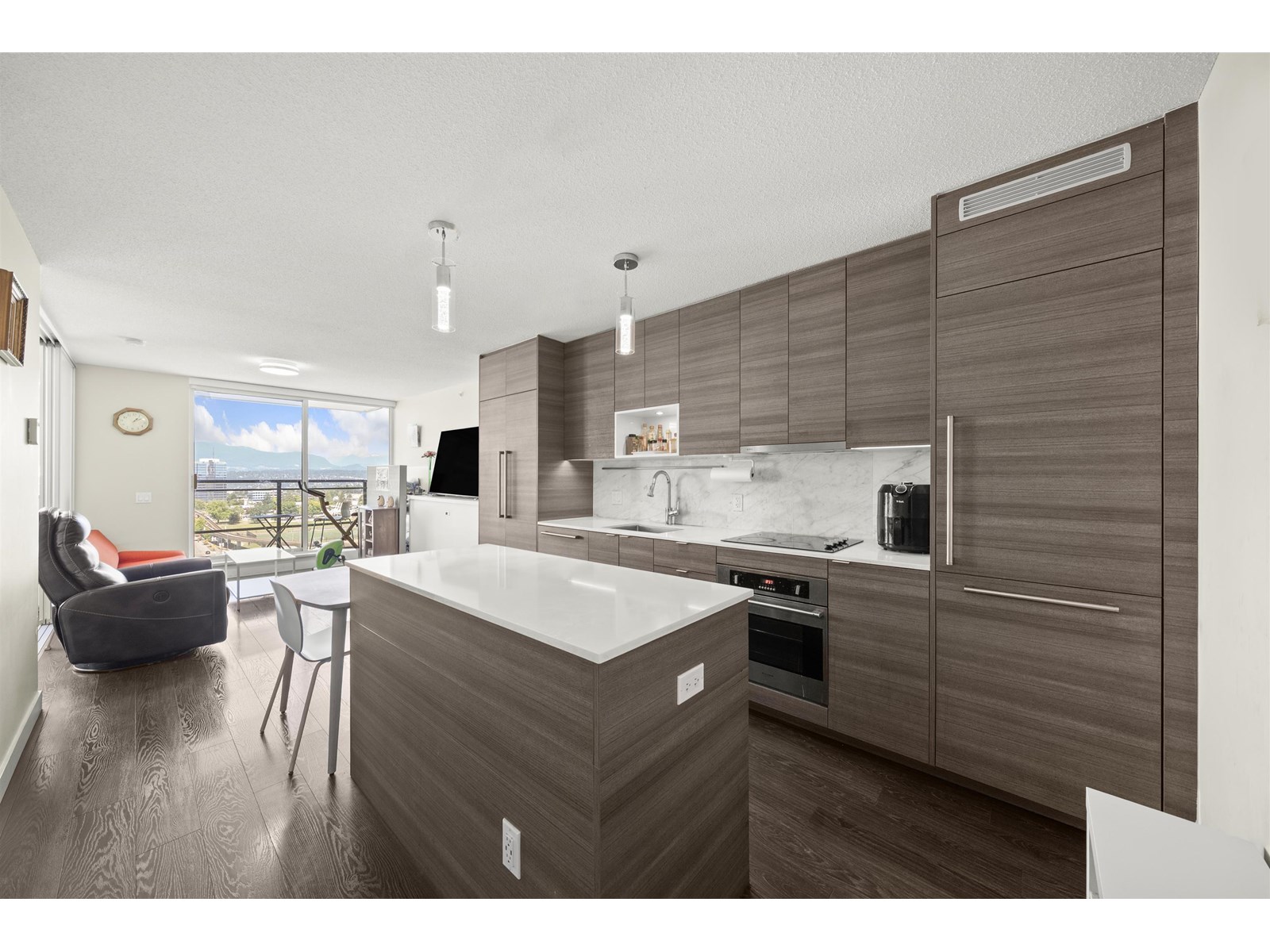 13398 104 Avenue Unit 1806, Surrey, BC V3T 1V6