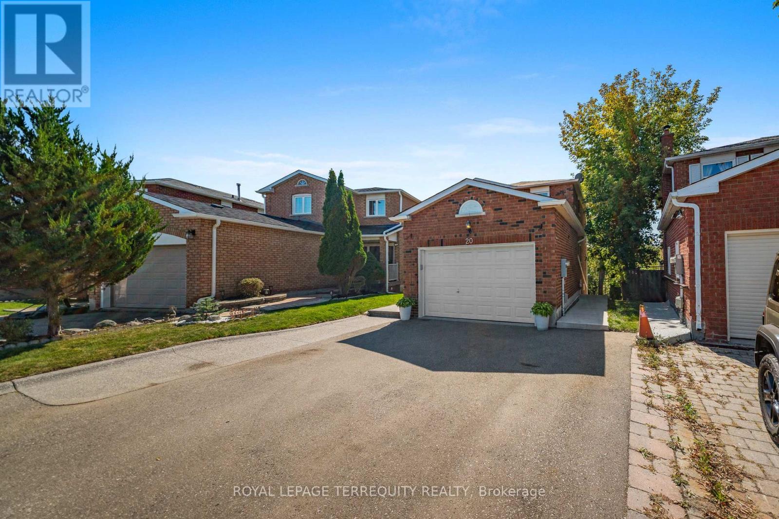 20 Woodcroft Ln, Vaughan West Woodbridge, ON L4L 6S7