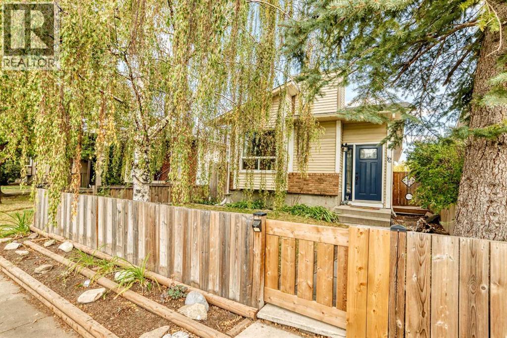 12 Taraglen Rd NE, Calgary, AB T3J 2N7
