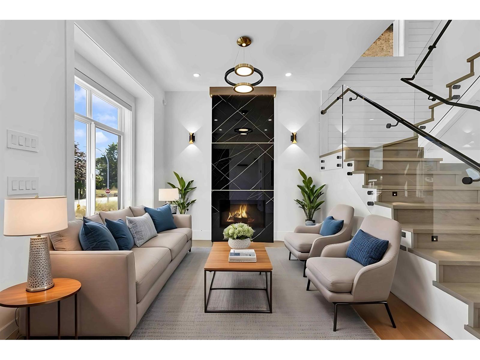 19 Avenue Unit 16723 #a, Surrey, BC V3Z 1K2