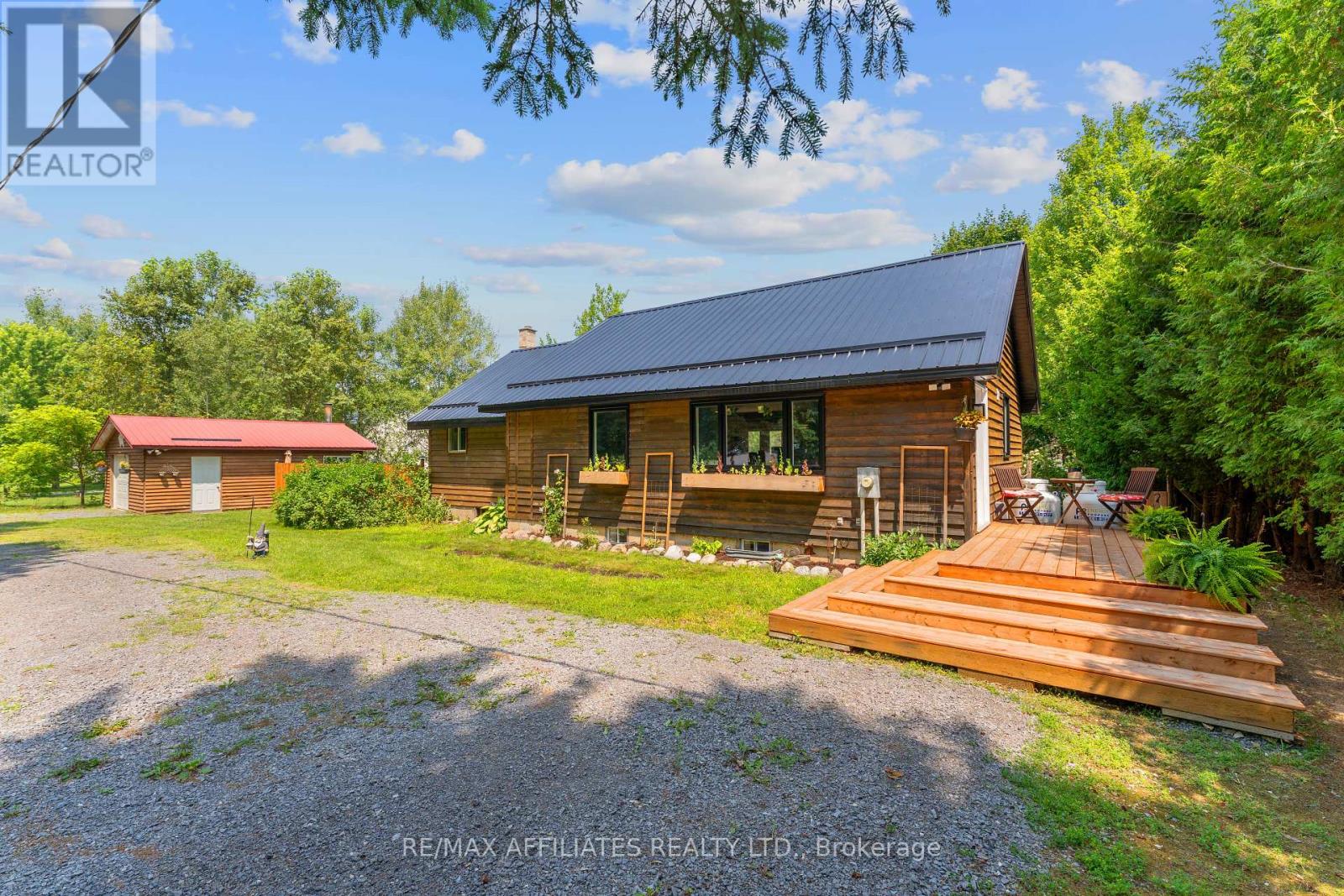 2292 Eady Rd, Horton, ON K7V 3Z8