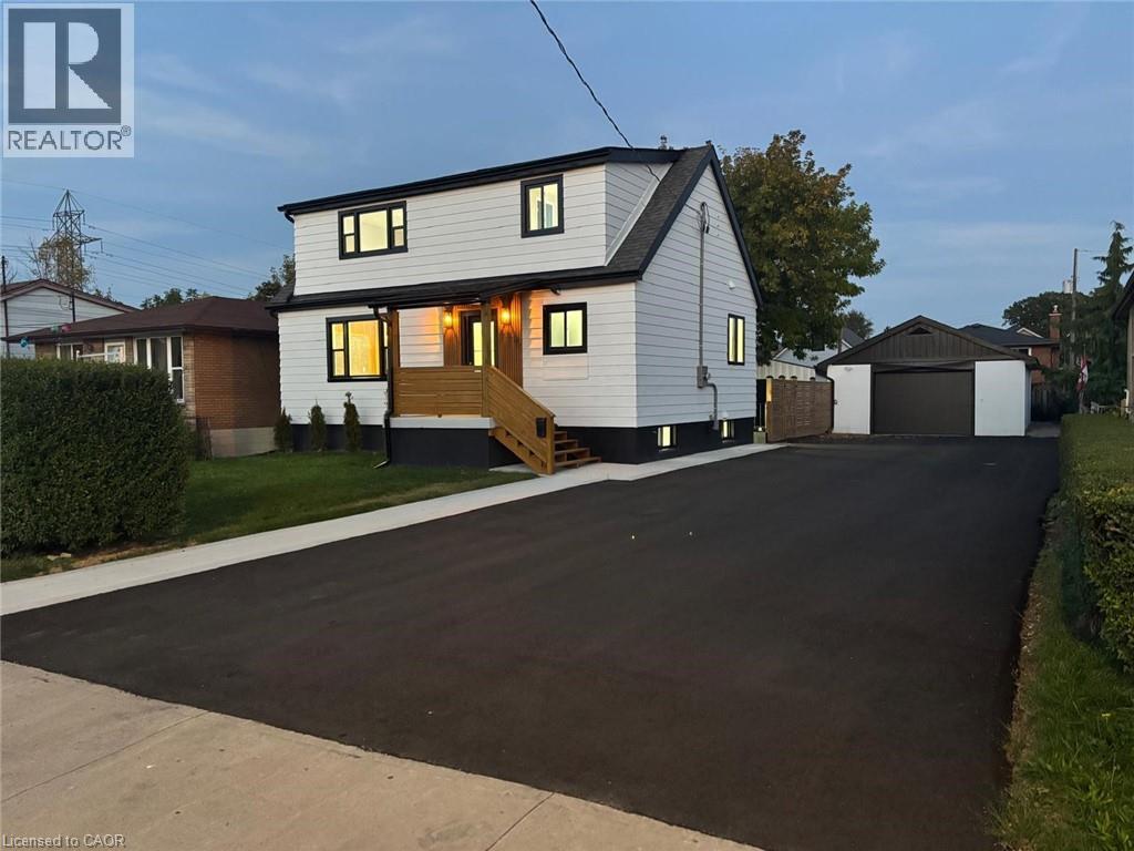 588 Barnaby St, Hamilton, ON L8H 6T9