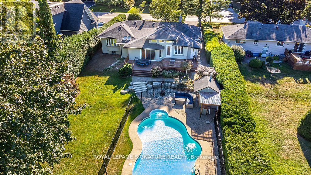 383 Maplehurst Ave, Oakville, ON L6L 4Y3