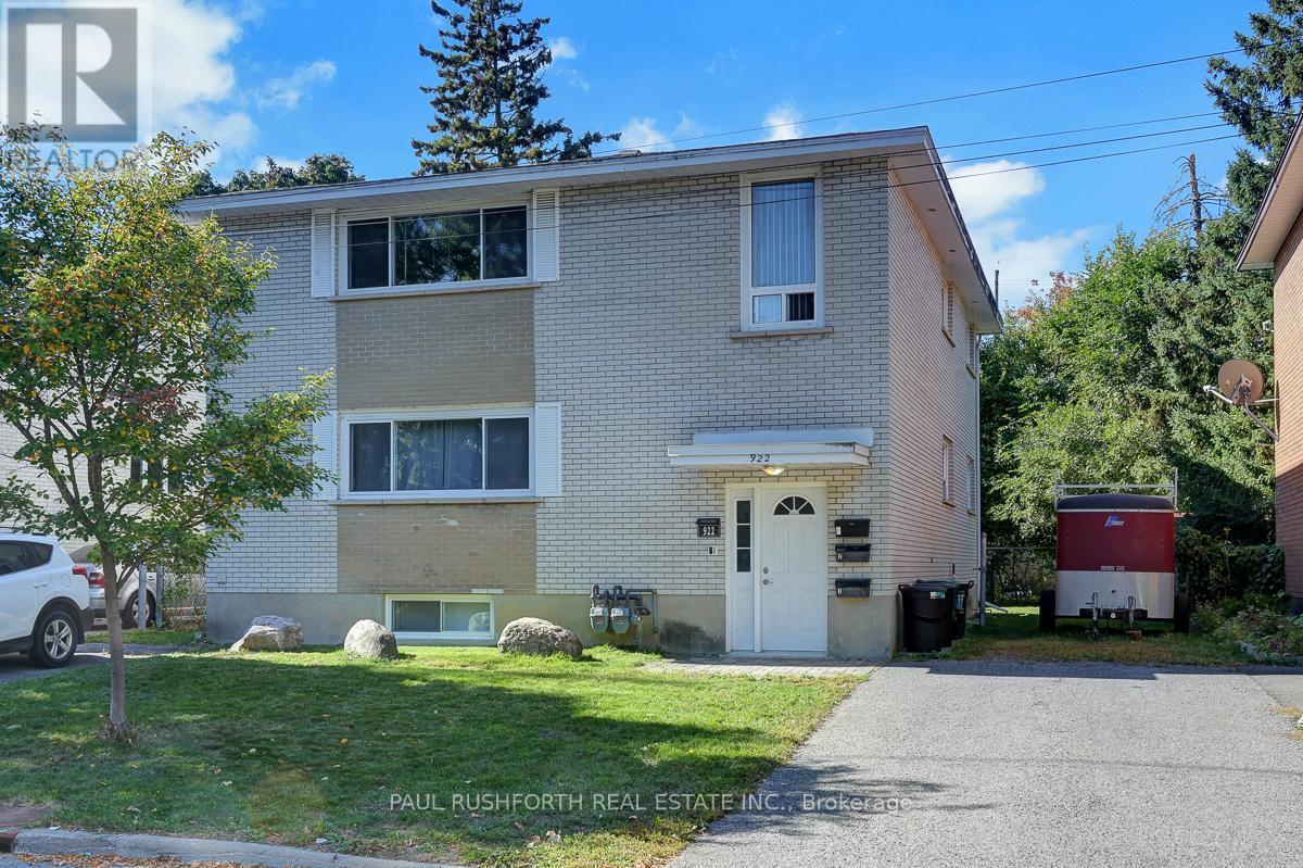 922 Pinewood Cres, Ottawa, ON K2B 5Y4