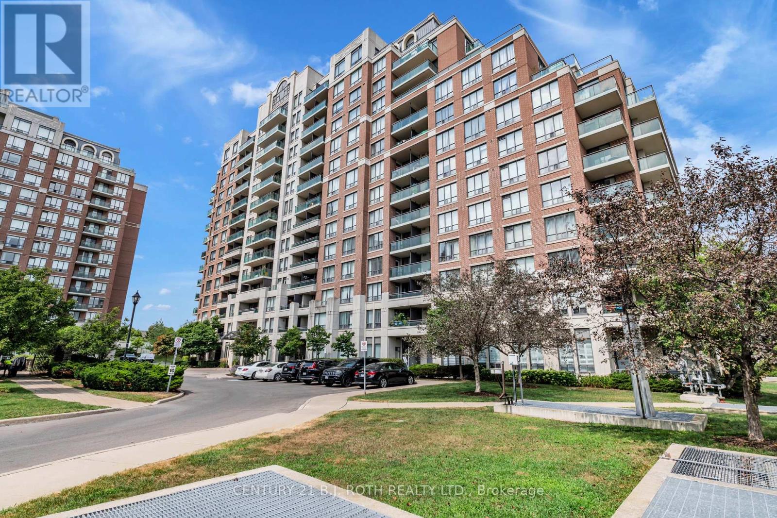 1202 350 Red Maple Rd, Richmond Hill, ON L4C 0T5