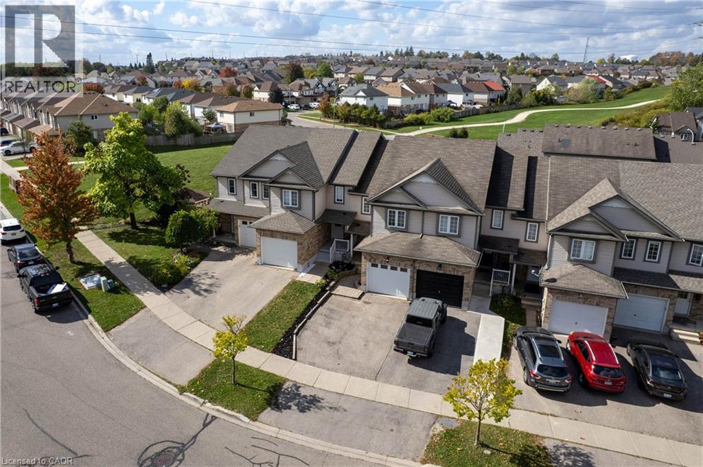 205 Snowdrop Cres, Kitchener, ON N2E 4G9