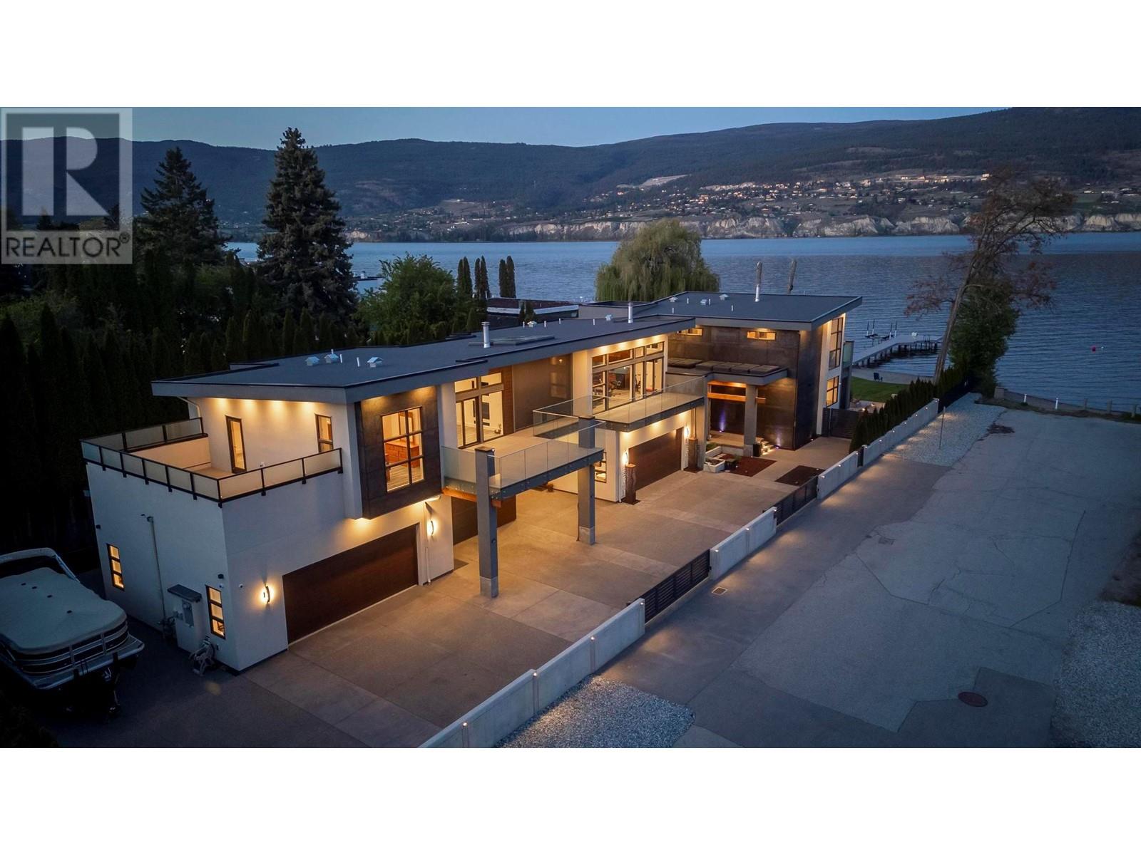 704 Stonor St, Summerland, BC V0H 1Z9