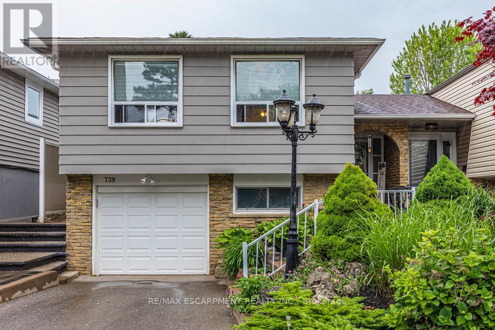 739 Hager Ave, Burlington, ON L7S 1W9