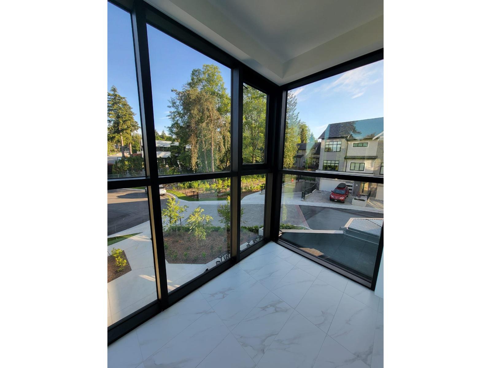 6285 King George Boulevard Unit 207, Surrey, BC V3X 0L3