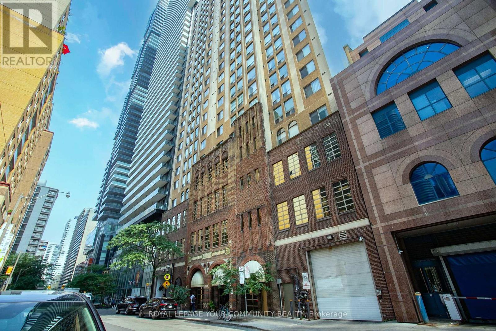 1103 25 Grenville St, Toronto, ON M4Y 2X5