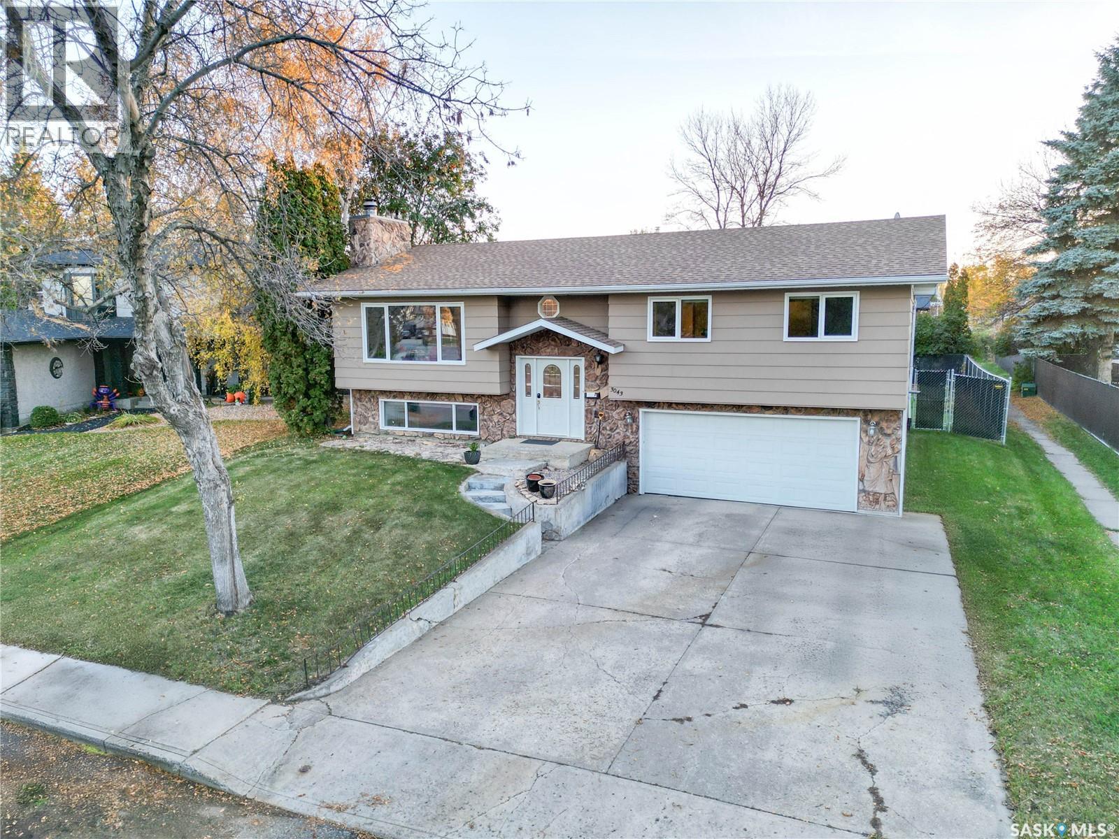 3043 Erickson Cres, Prince Albert, SK S6V 6P8