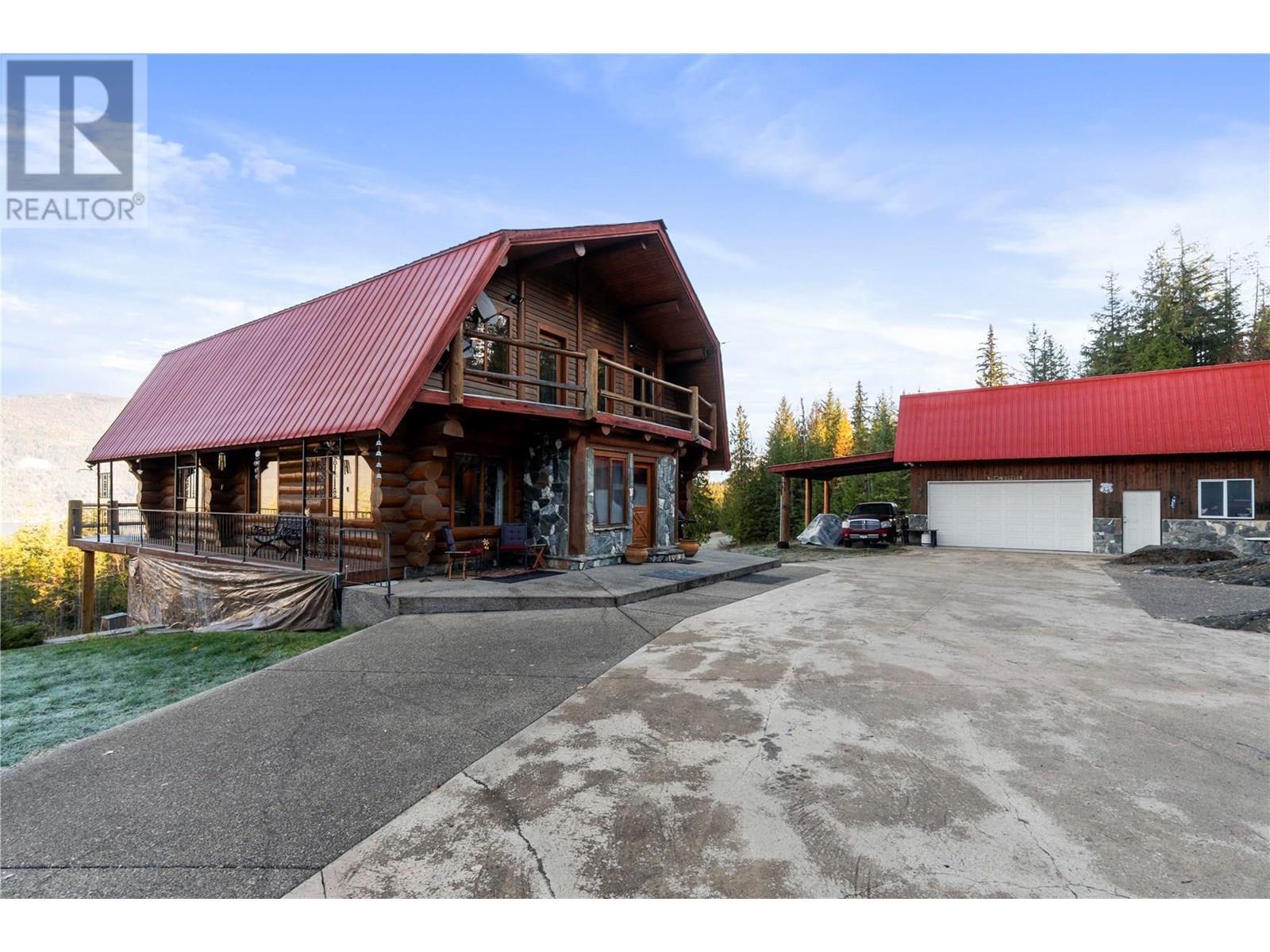 4955 Ivy Rd, Eagle Bay, BC V0E 1T0