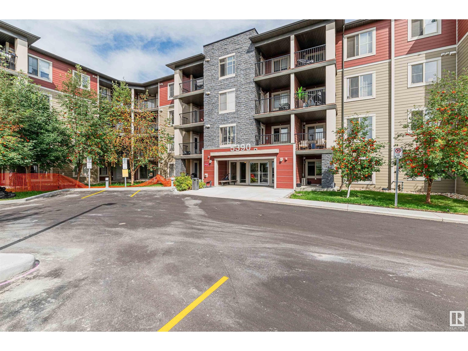 5390 Chappelle Road Southwest #414, Edmonton, AB T6W 3X7