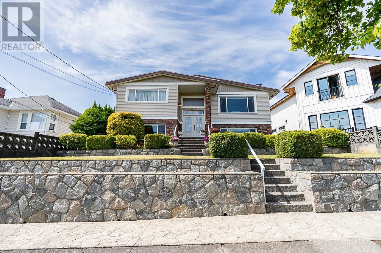 1817 Edinburgh St, New Westminster, BC V3M 2X2