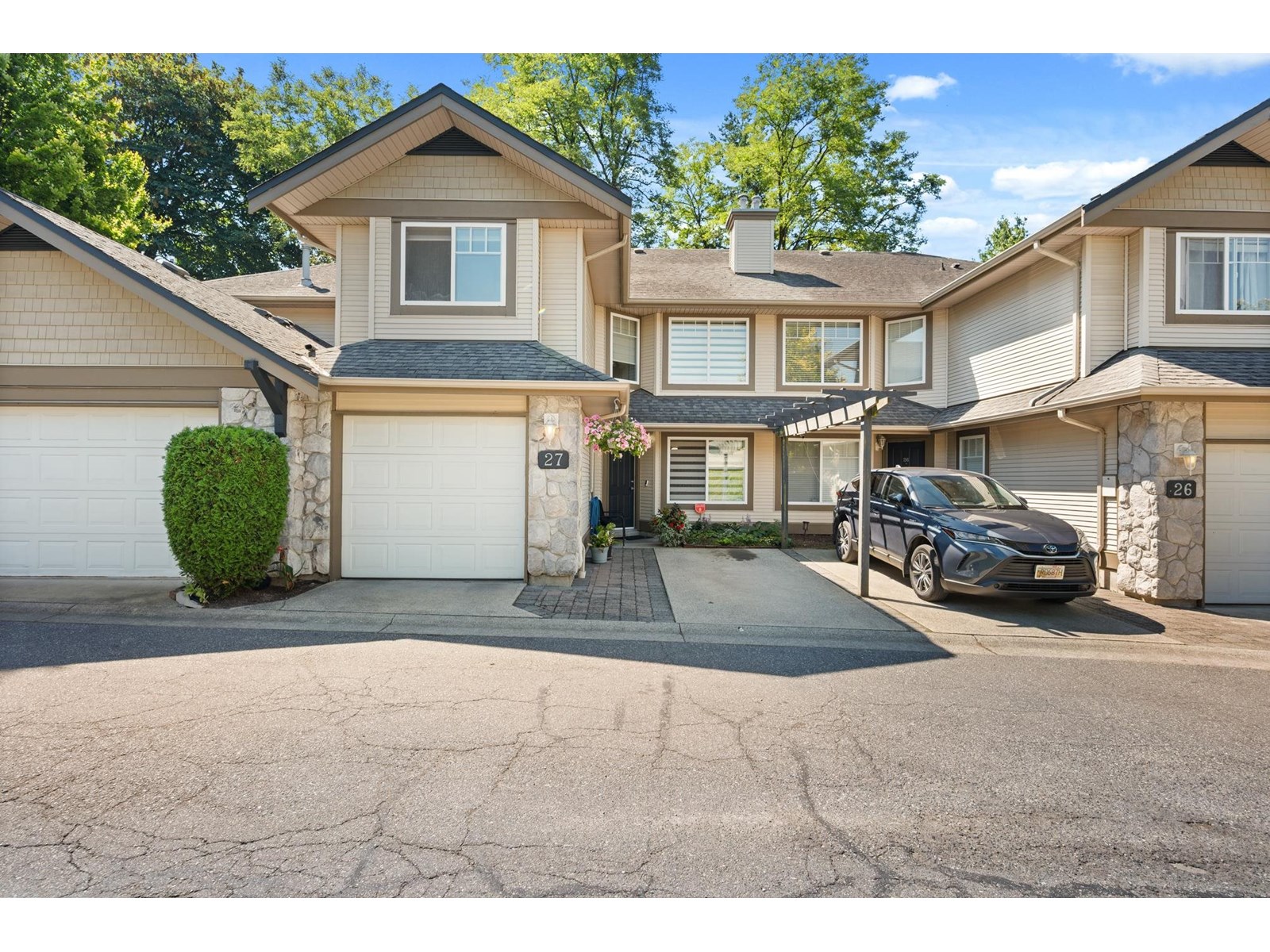 8888 151 Street Unit 27, Surrey, BC V3R 0Z9