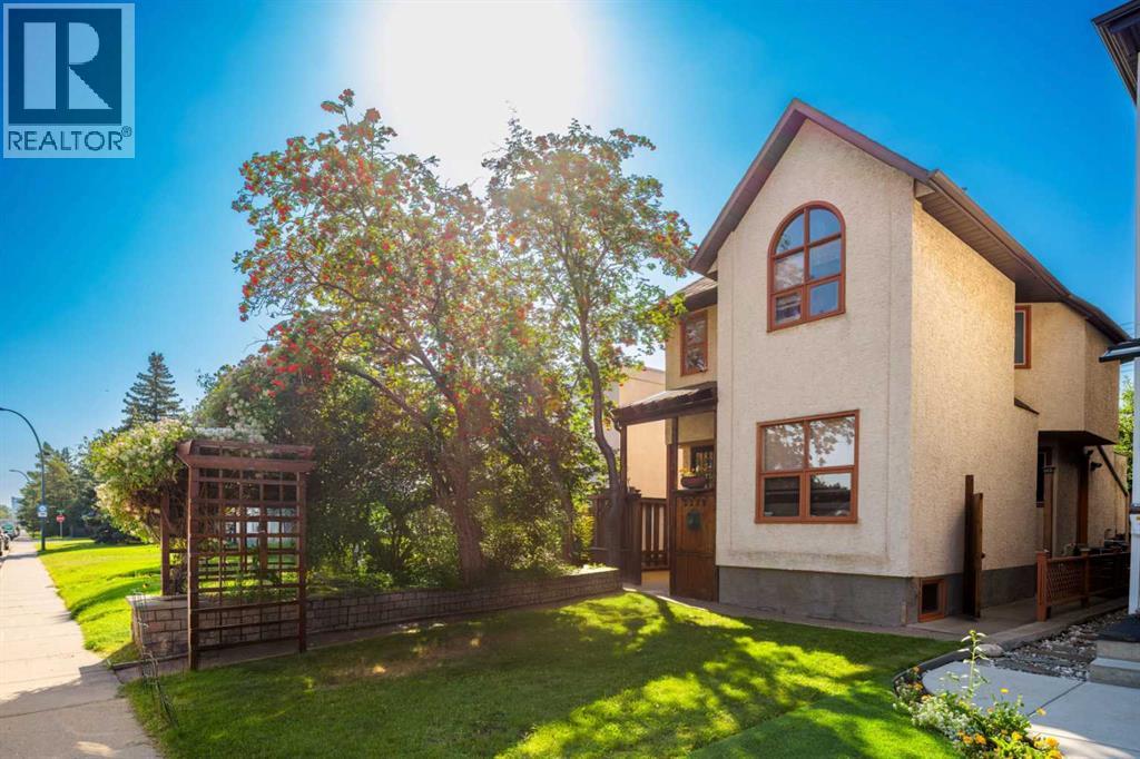 2219 Westmount Rd NW, Calgary, AB T2N 3N5