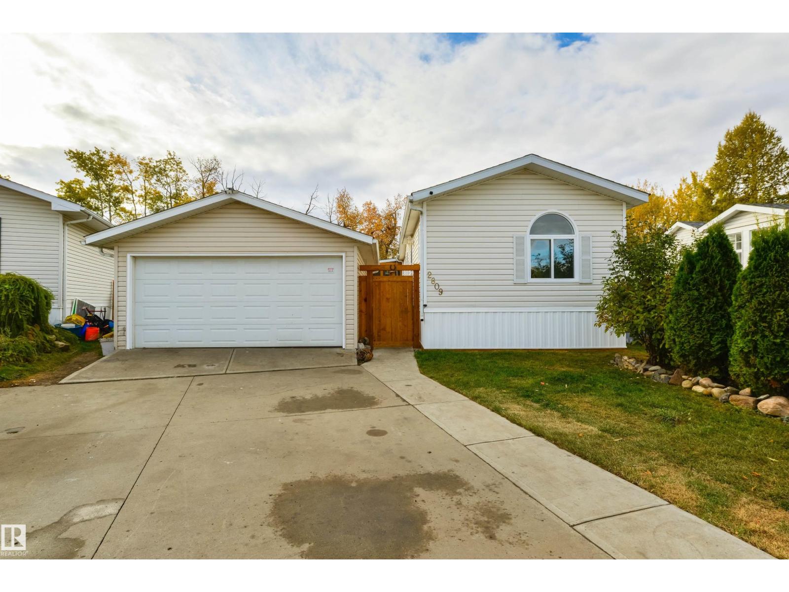 2809 Lakeside Cres NW, Edmonton, AB T5S 1T7