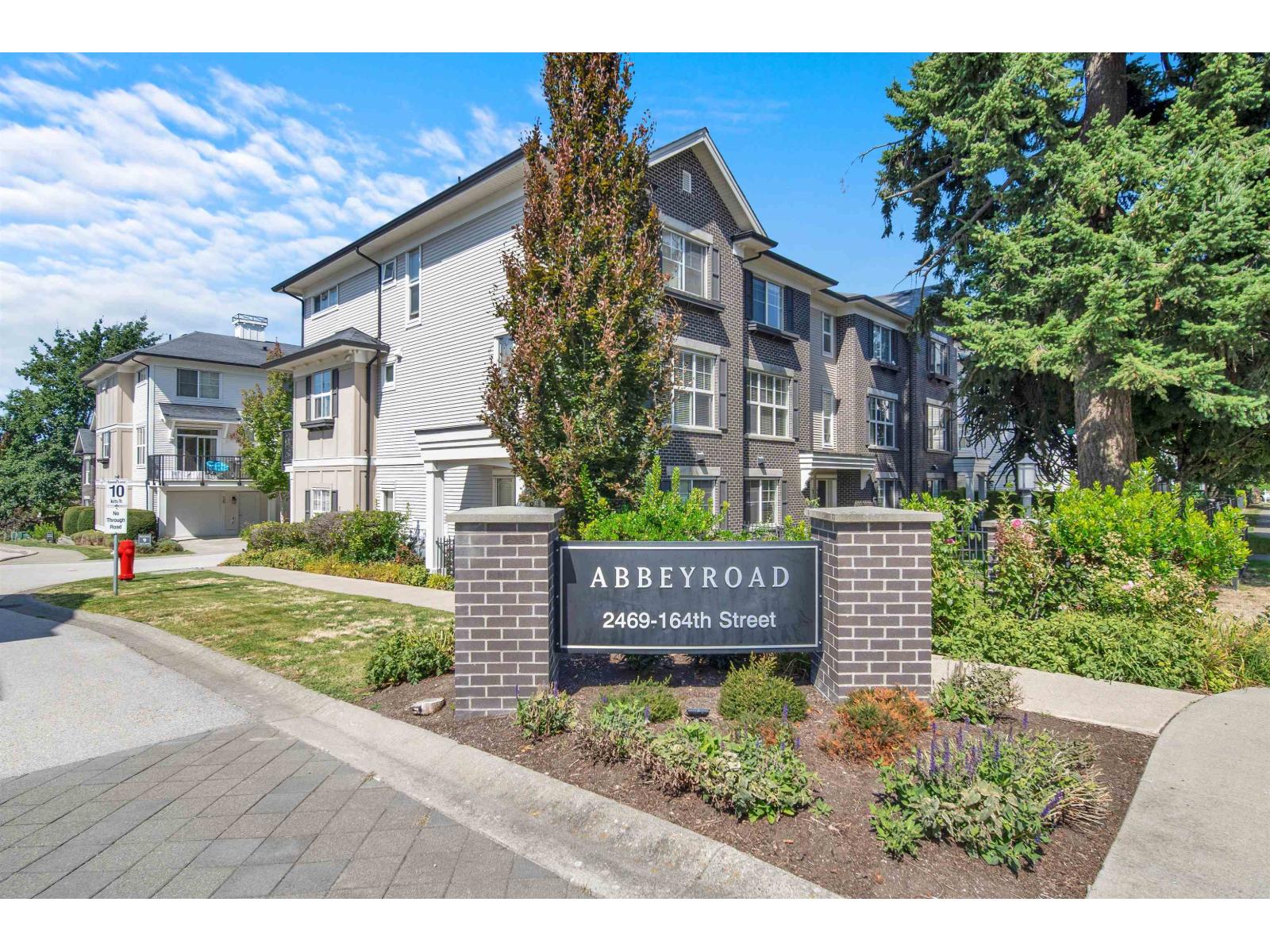 2469 164 Street Unit 39, Surrey, BC V3S 3T4