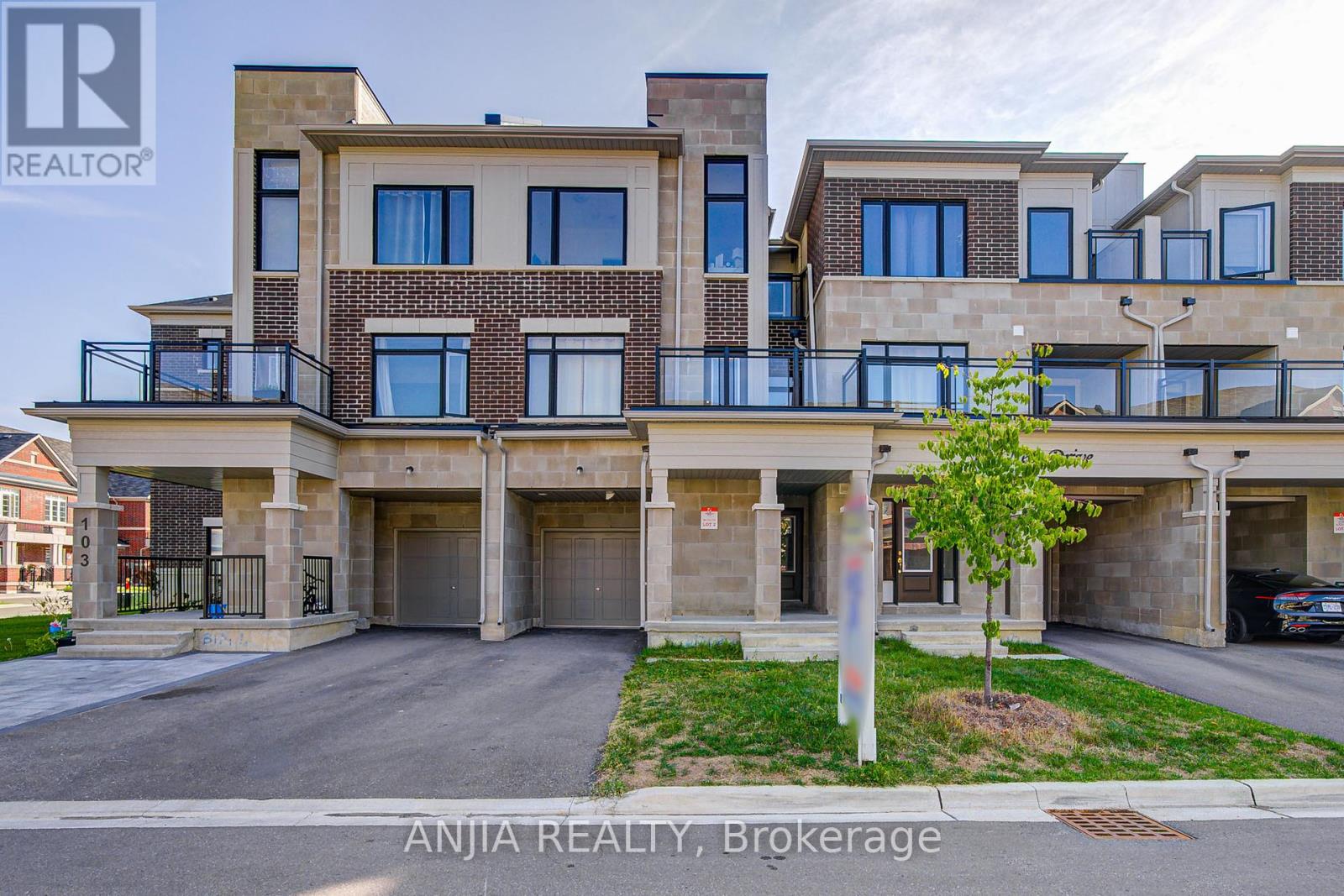 105 Ness Dr, Richmond Hill, ON L4S 0K9