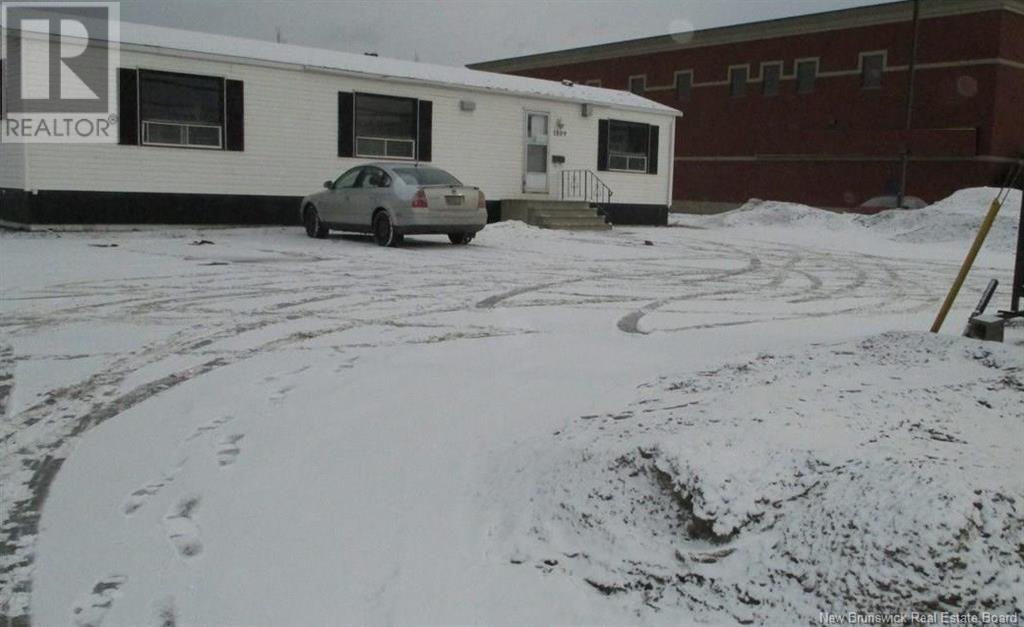 1809 Mountain Rd, Moncton, NB E1G 1A7