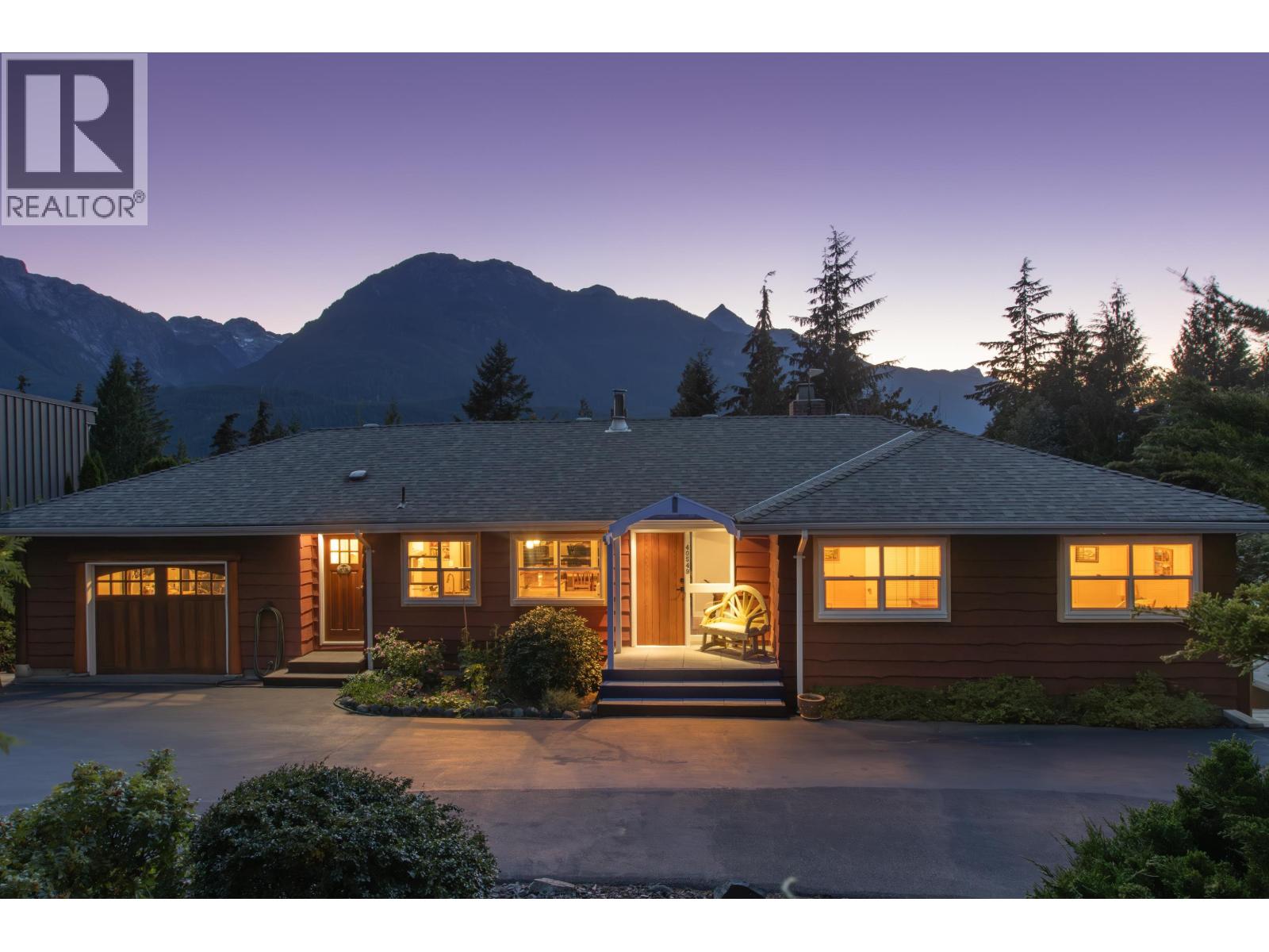 40549 Ayr Dr, Squamish, BC V0N 1T0