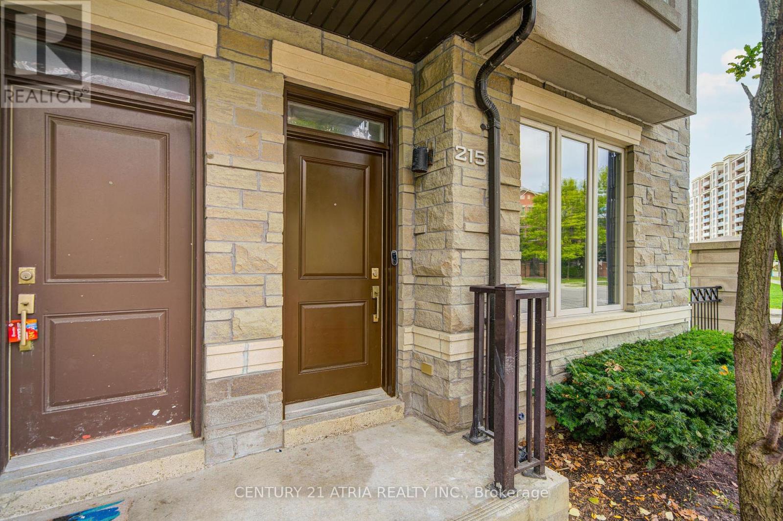 215 S Park Rd, Markham, ON L3T 0B4