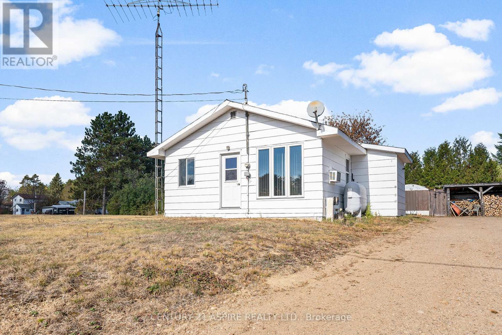 22 Zilney St, Madawaska Valley, ON K0J 1B0