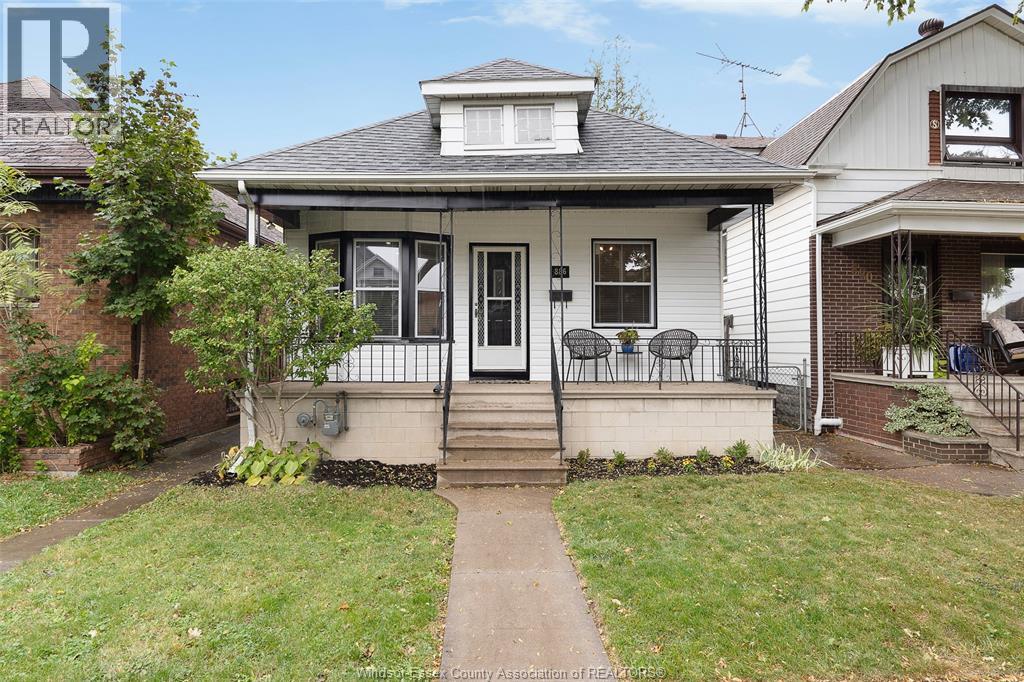 886 Gladstone Ave, Windsor, ON N9A 2R4