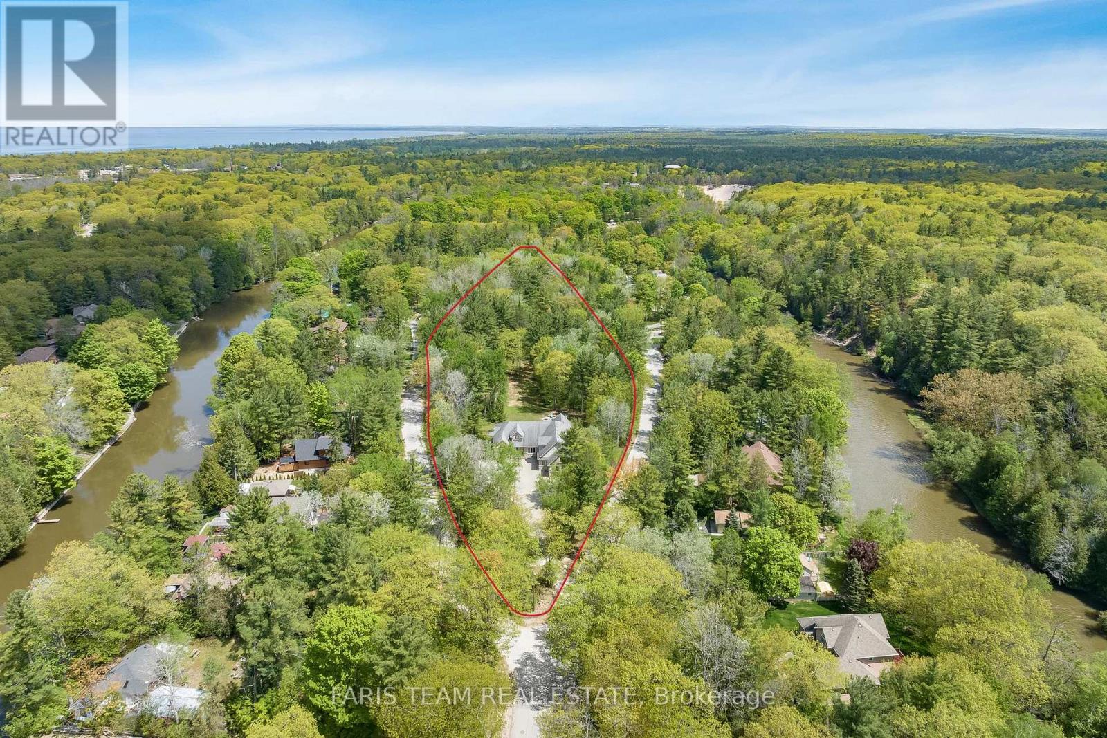 138 Knox Rd E, Wasaga Beach, ON L9Z 2T5