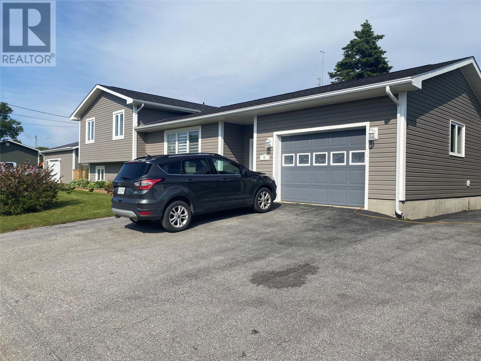 4 James St, Stephenville, NL A2N 1Y3