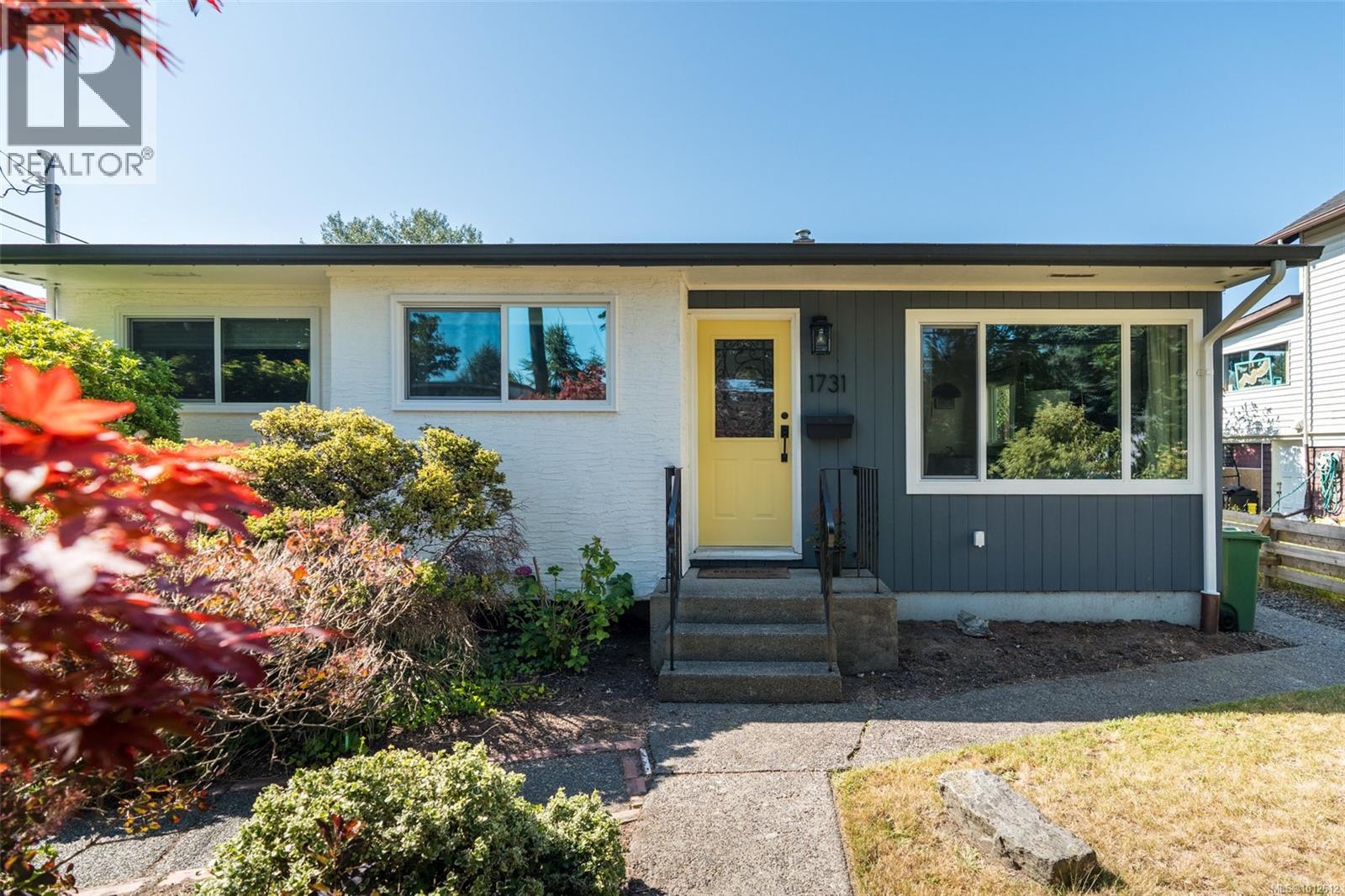 1731 Newton St, Victoria, BC V8R 2R1