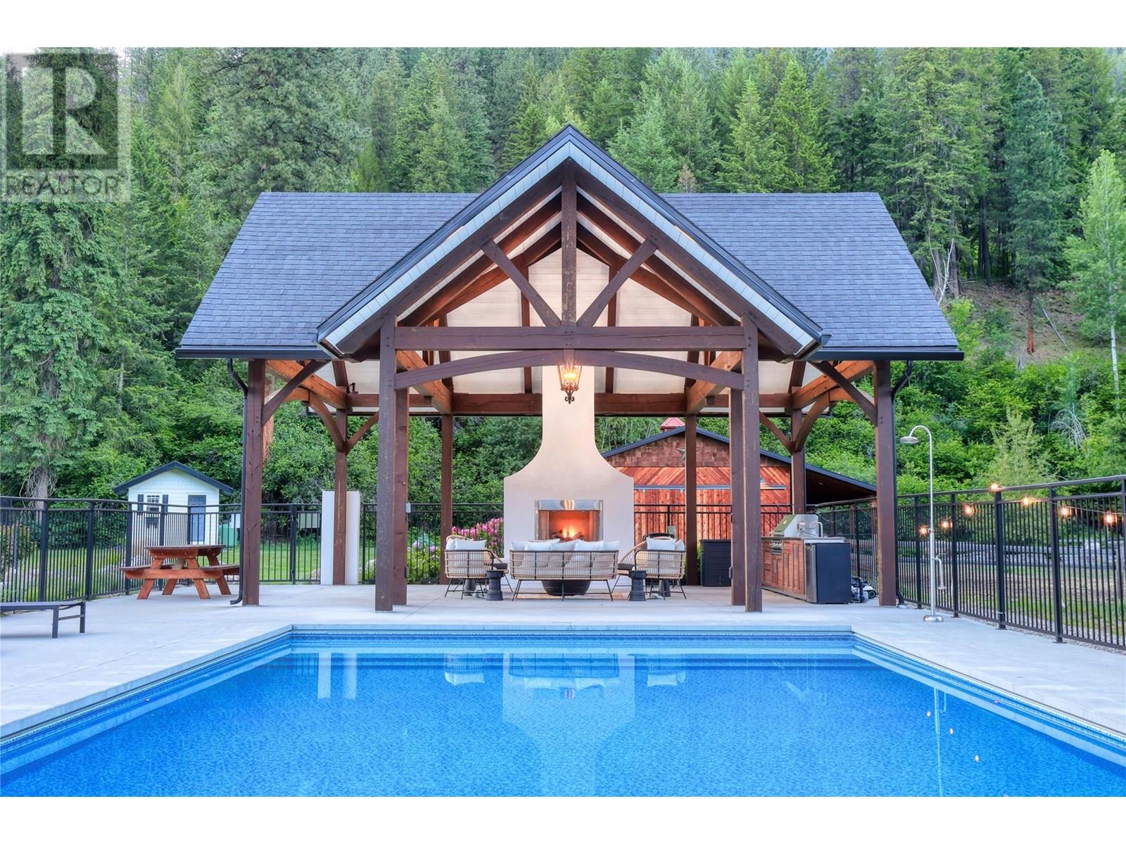 3250 3290 Little Slocan South Rd, Winlaw, BC V0G 2J0