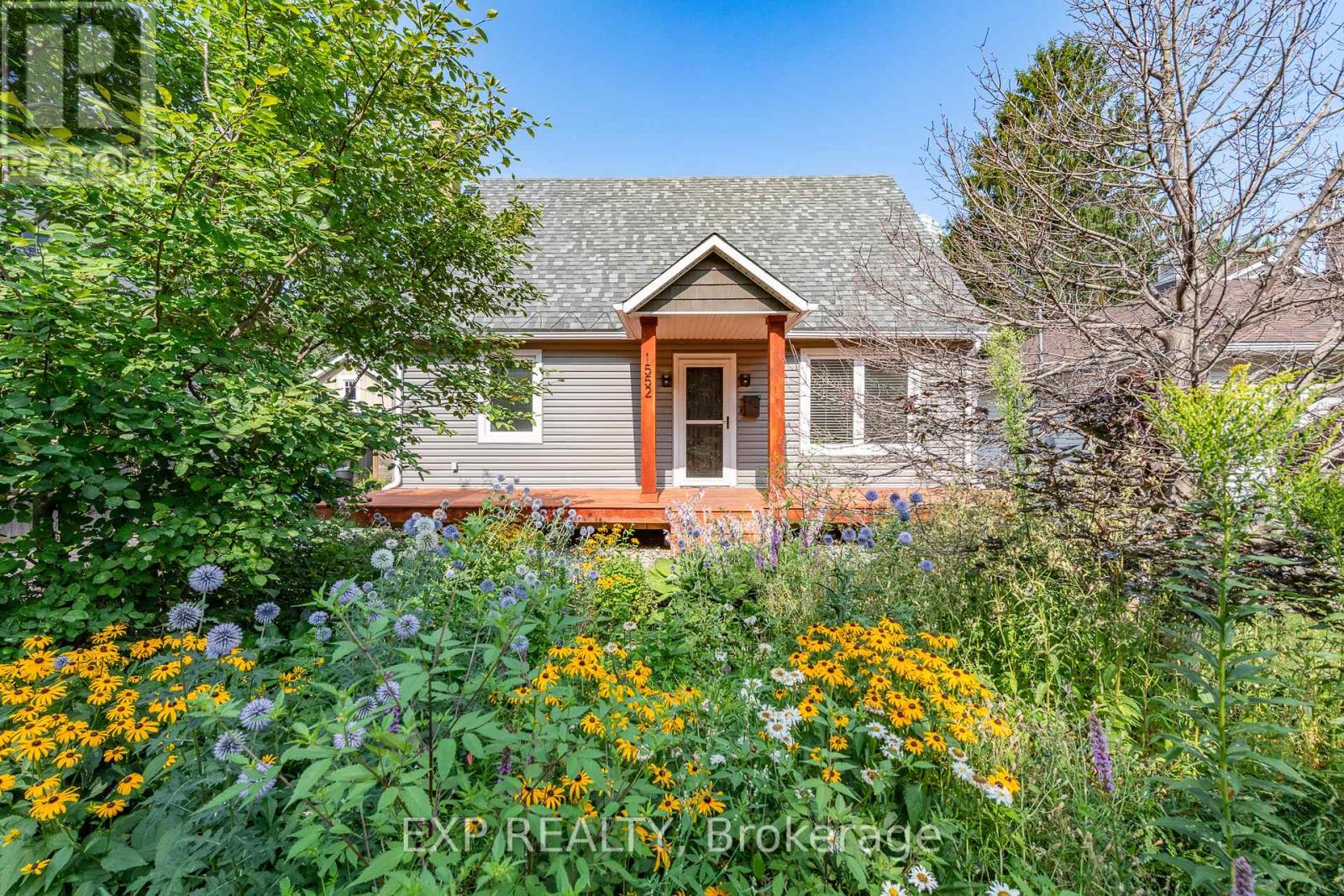 1552 Caledon St, Ottawa, ON K1G 0H9