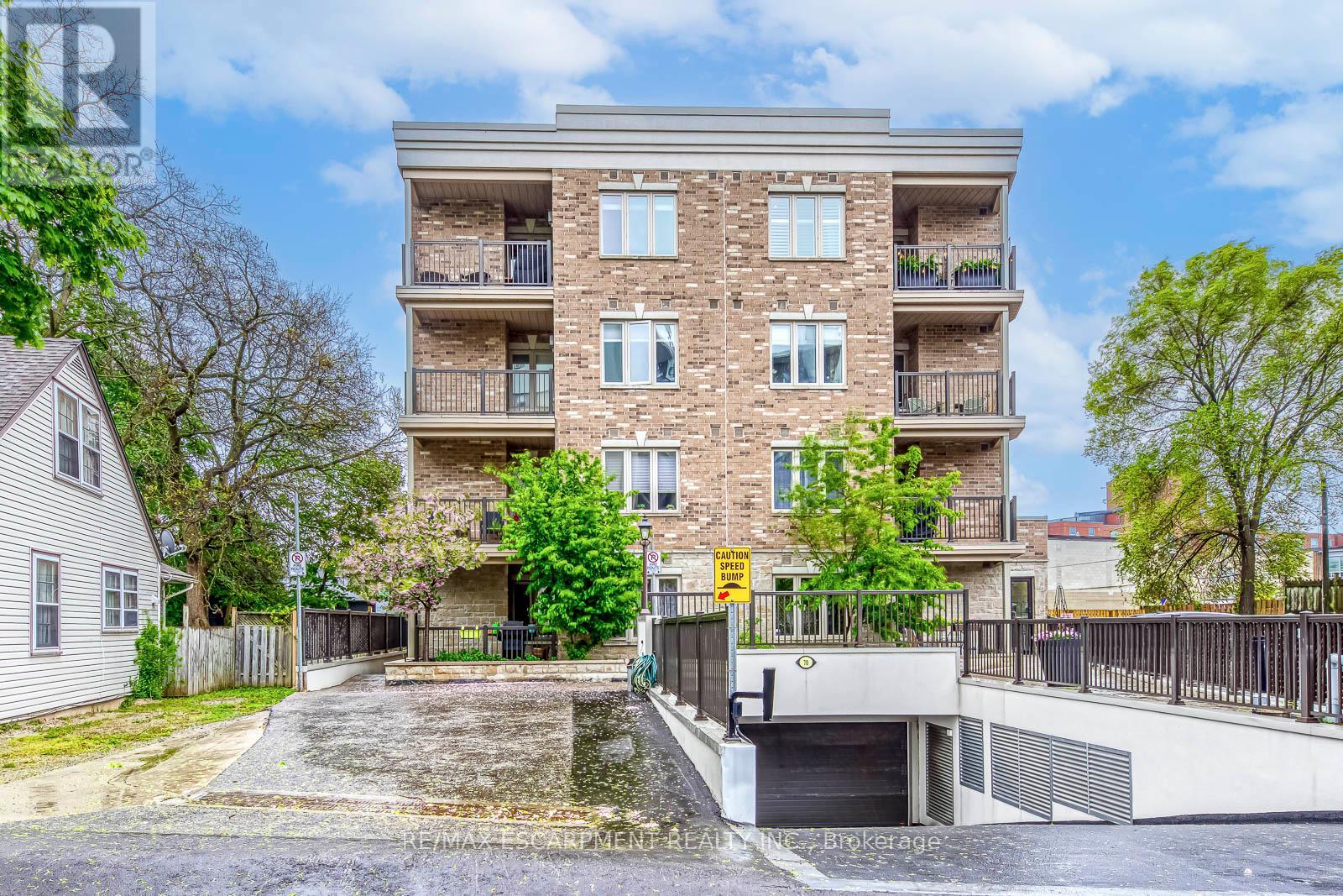 401 70 Stewart St, Oakville, ON L6K 1X5