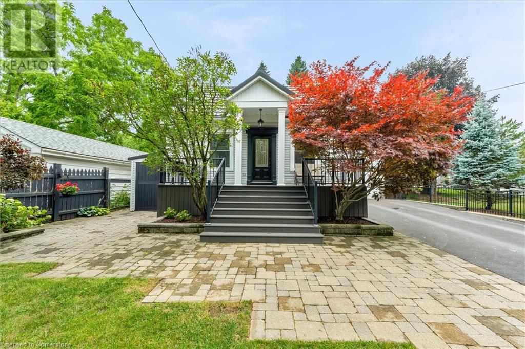 150 Old Guelph Rd, Dundas, ON L9H 5Y2