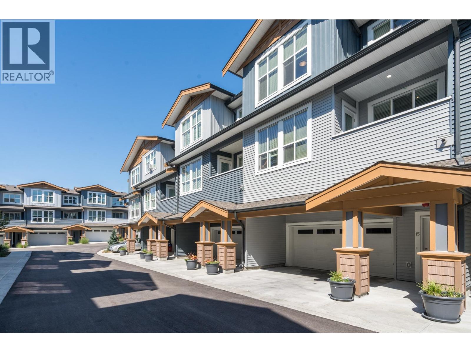 24086 104 Avenue Unit 16, Maple Ridge, BC V2W 1J2