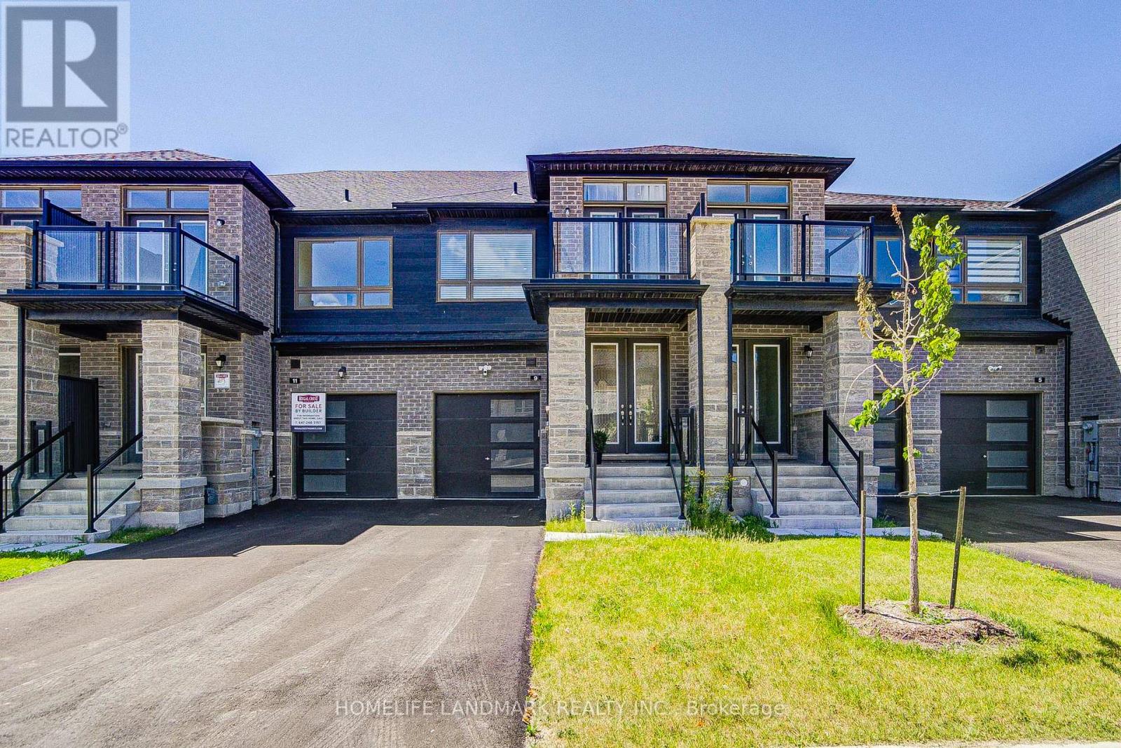 9 Mace Ave, Richmond Hill, ON L4E 1K8