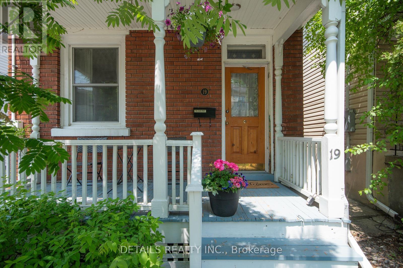 19 Gould St, Ottawa, ON K1Y 2P1