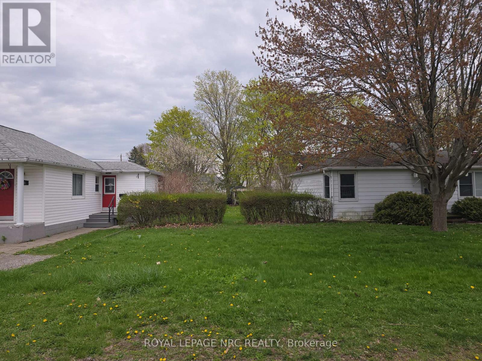 126 Oakwood St, Port Colborne, ON L3K 5G3