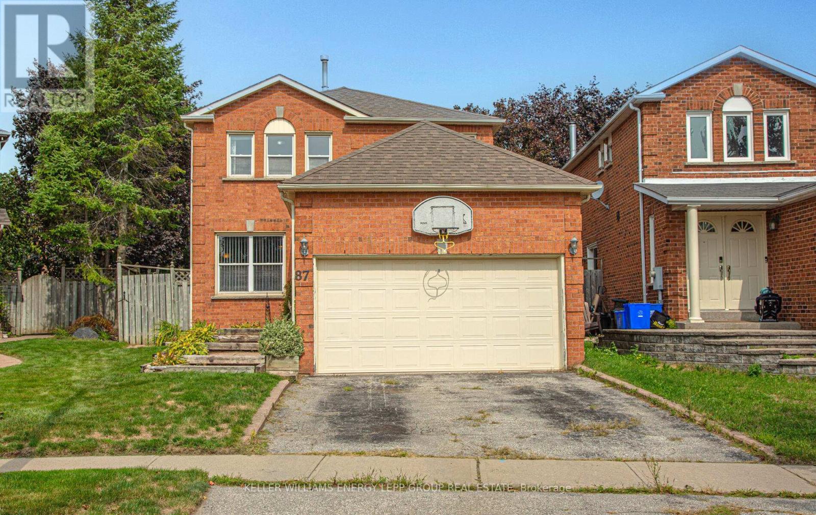 87 Woodstone Pl, Whitby, ON L1R 1S7